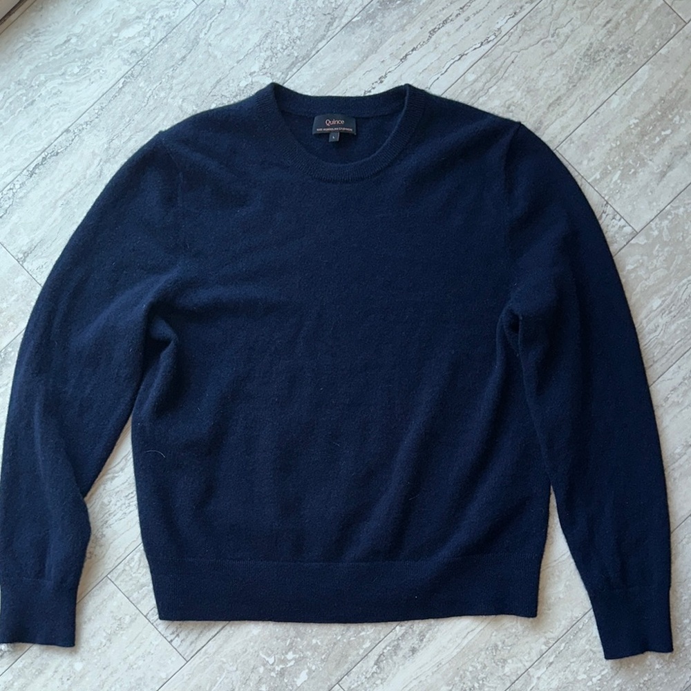 Quince women’s Navy 100% cashmere Sweater size large